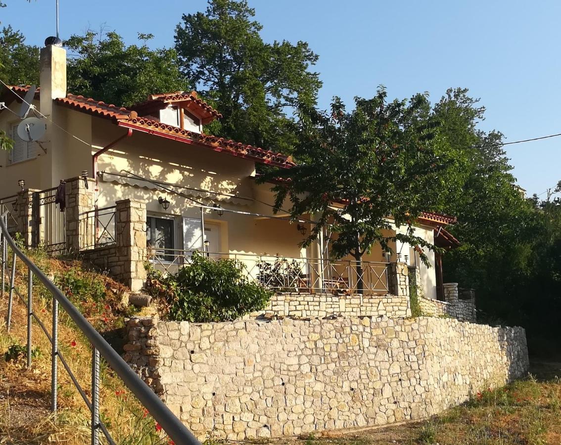 Willa Plataniotissa Mansion Kalawrita Zewnętrze zdjęcie